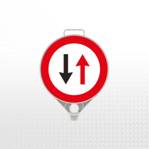 KARŞIDAN GELENE YOL VER